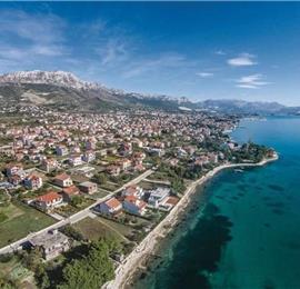 9 Bedroom Villa with Pool & Jacuzzi near Split, Sleeps 20 